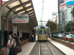 �������̓d��