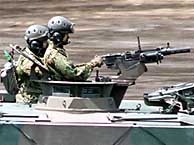 新装甲車に新武装