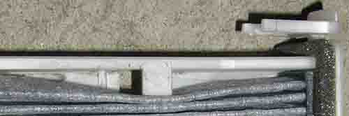 ツメに4箇所はめるだけ