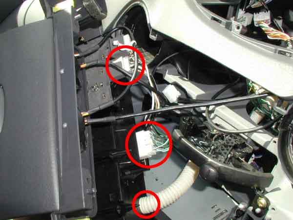 隙間はあるので手は入りやすい